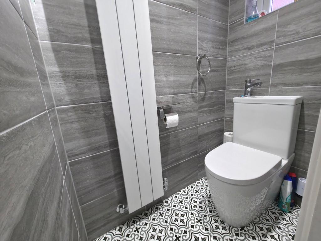 Cloakroom/Wc