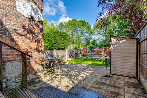 4 bedroom semi-detached house for sale, Bromley Avenue, Flixton, Manchester, M41