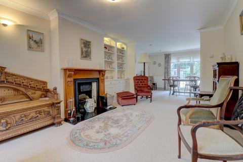 6 bedroom detached house for sale, Moat Drive, Great Missenden HP16