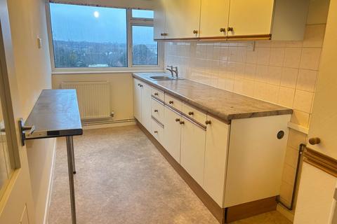 2 bedroom flat to rent, Frinton Road, Clacton-on-Sea CO15