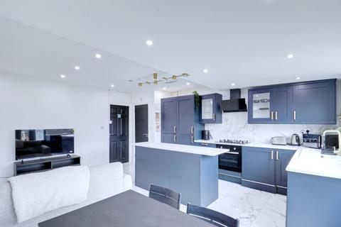 3 bedroom end of terrace house for sale, Mygrove Gardens, Rainham RM13