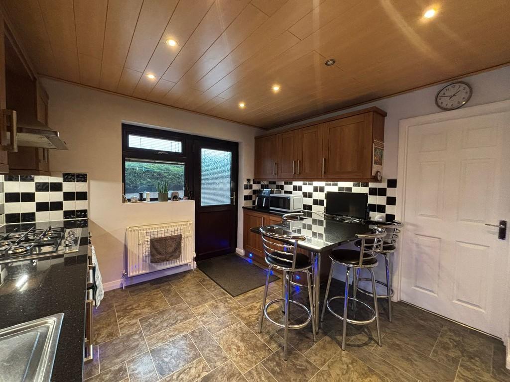 Kitchen 4