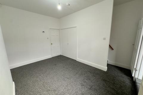 2 bedroom terraced house to rent, Hughes Street, Halliwell, Bolton