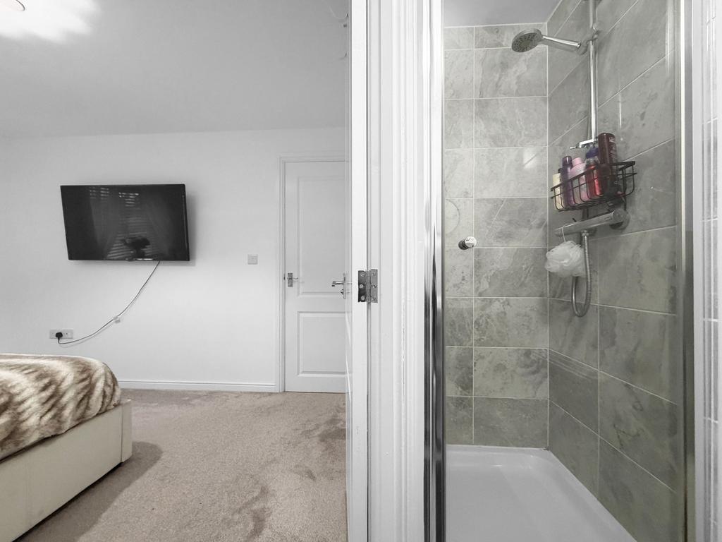 Master En-Suite
