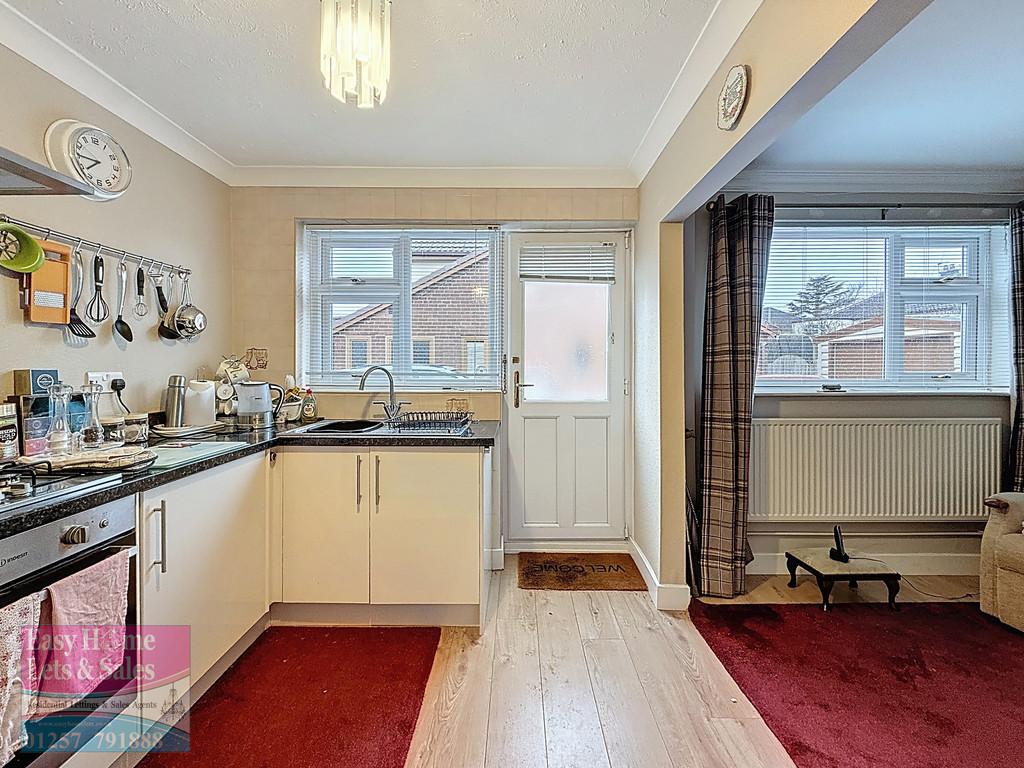 Kitchen/Dining