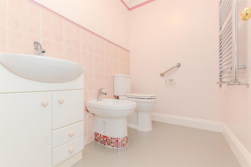 Ensuite Cloakroom