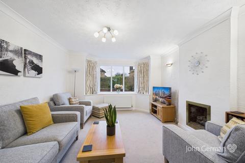 3 bedroom detached house for sale, Auckland Close, Mickleover