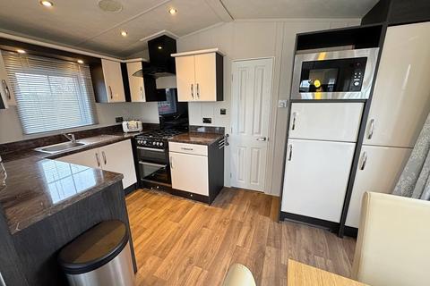 2 bedroom mobile home for sale, Pixley End , Trumpet