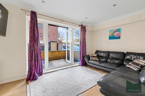 1 bedroom ground floor flat for sale, Gladbeck Way, Enfield