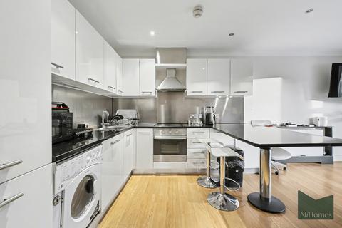 1 bedroom ground floor flat for sale, Gladbeck Way, Enfield