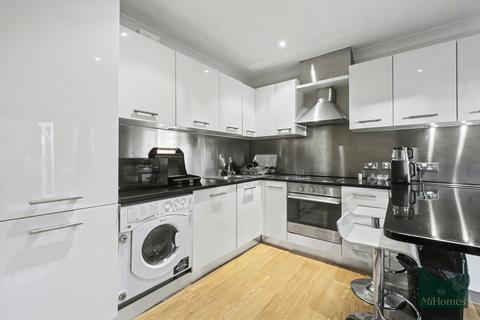 1 bedroom ground floor flat for sale, Gladbeck Way, Enfield