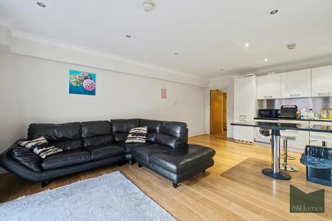 1 bedroom ground floor flat for sale, Gladbeck Way, Enfield