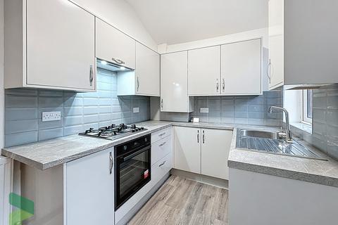 2 bedroom end of terrace house to rent, Avondale Road, Darwen