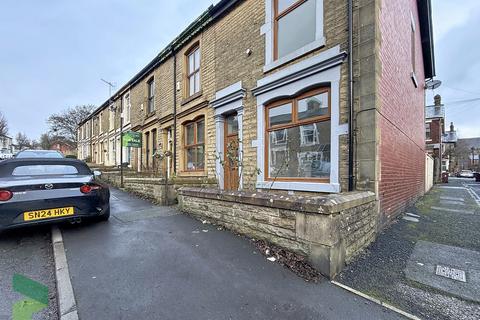 2 bedroom end of terrace house to rent, Avondale Road, Darwen