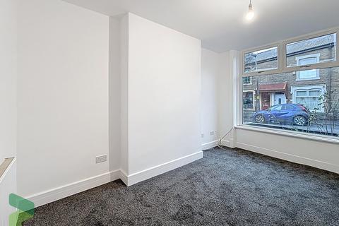 2 bedroom end of terrace house to rent, Avondale Road, Darwen