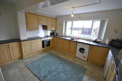 3 bedroom semi-detached house for sale, Thomas Road, Doncaster DN7