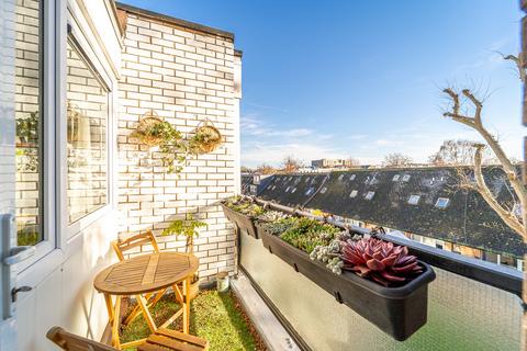 3 bedroom apartment for sale, Georges Road, Islington, London, N7