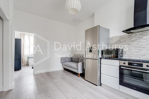 3 bedroom ground floor maisonette to rent, Balls Pond Road, Islington, London