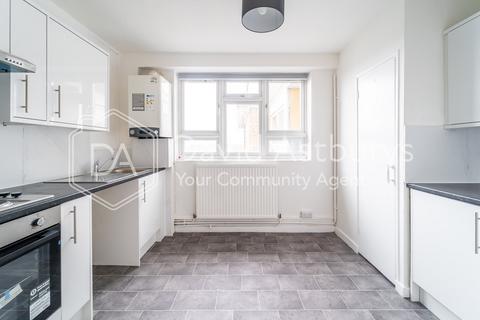 4 bedroom flat to rent, Lordship Road, Stoke Newington, London