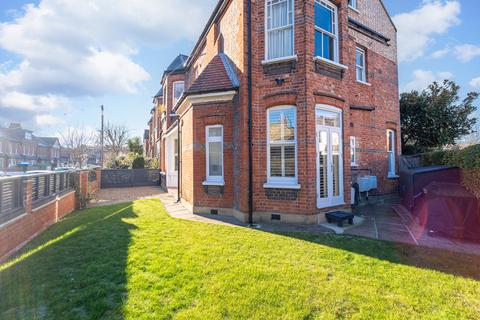 2 bedroom ground floor maisonette for sale, Harefield Road, Crouch End N8