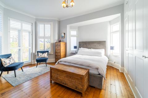 2 bedroom ground floor maisonette for sale, Harefield Road, Crouch End N8