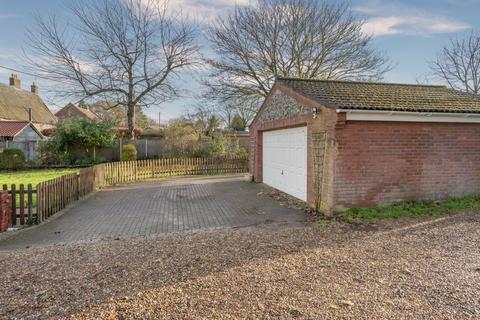 5 bedroom detached house for sale, Lamas, Norwich