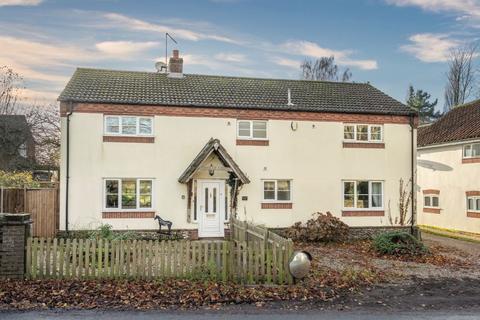 5 bedroom detached house for sale, Lamas, Norwich