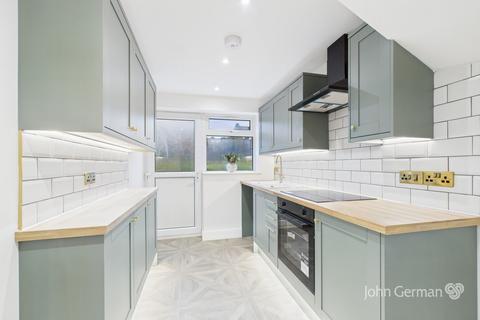 3 bedroom semi-detached house for sale, Fairfield Crescent, Newhall