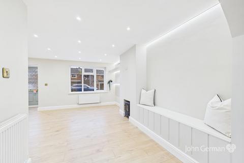 3 bedroom semi-detached house for sale, Fairfield Crescent, Newhall