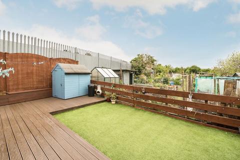 3 bedroom terraced house for sale, Dennis Reeve Close, Mitcham CR4
