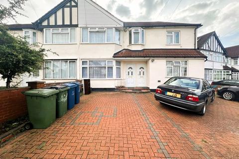 3 bedroom ground floor maisonette to rent, Fairview Crescent, Harrow, HA2 9