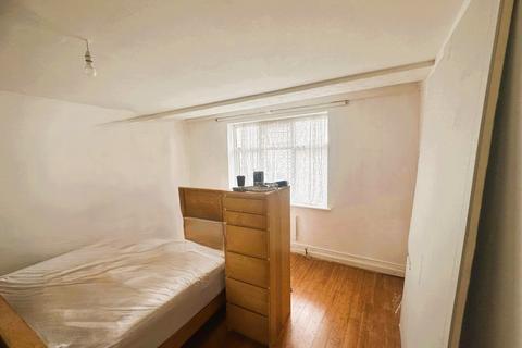 3 bedroom ground floor maisonette to rent, Fairview Crescent, Harrow, HA2 9