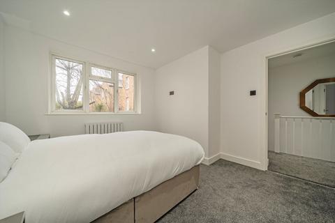 3 bedroom terraced house to rent, Wymering Road, London W9