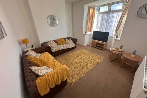 3 bedroom terraced house to rent, Argyle Street, Sandfields, Swansea