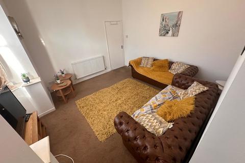 3 bedroom terraced house to rent, Argyle Street, Sandfields, Swansea