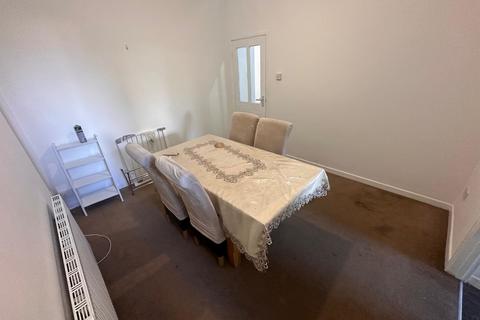 3 bedroom terraced house to rent, Argyle Street, Sandfields, Swansea