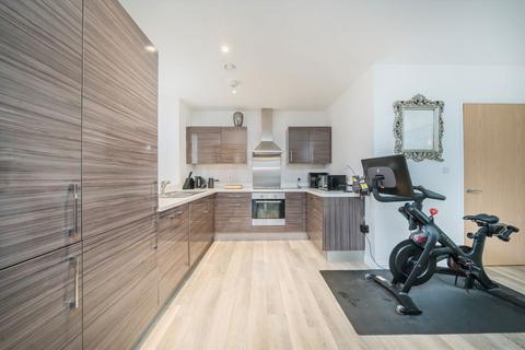 3 bedroom flat to rent, Palladian Gardens, London W4