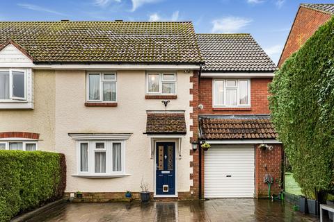 4 bedroom semi-detached house for sale, Wheatear Drive, Petersfield GU31