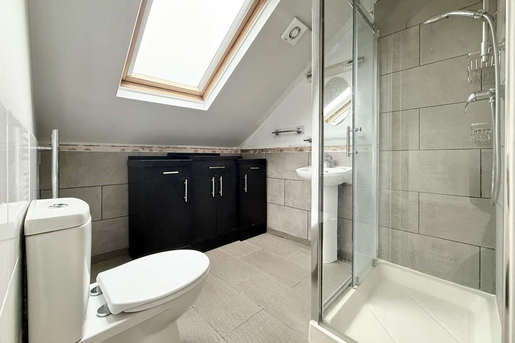 Master En-Suite Shower Room