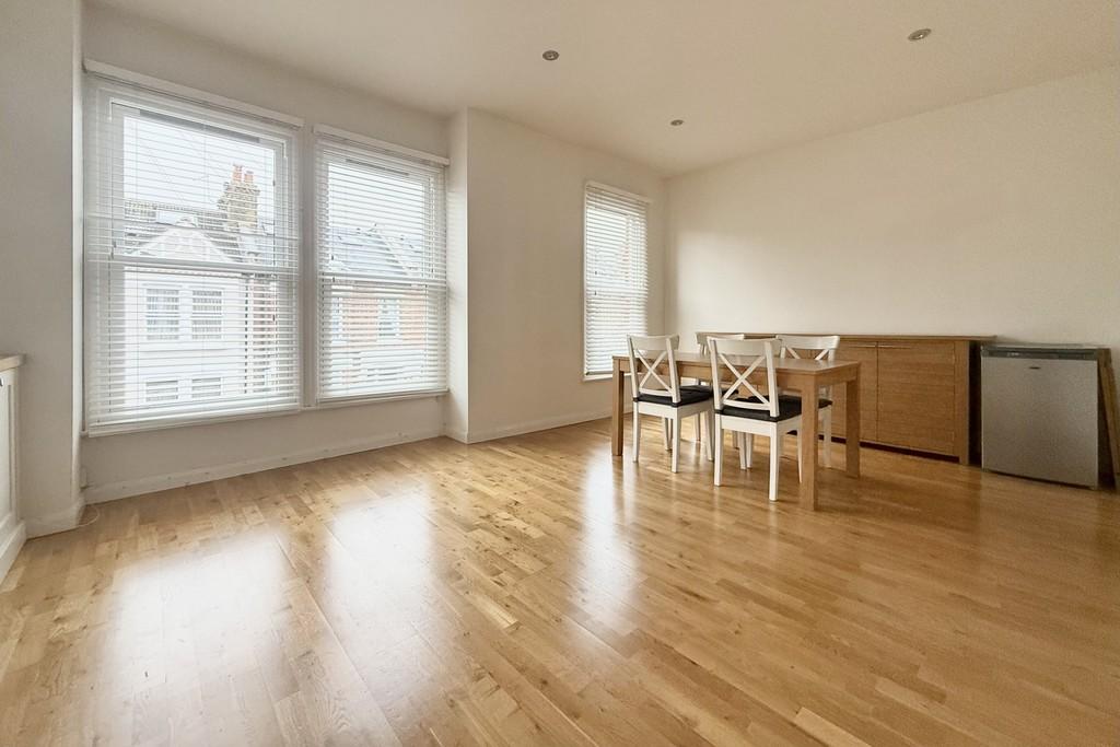 Lounge / Dining Room (2)