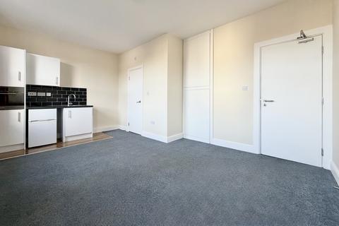 Studio to rent, Sydenham Road, Croydon