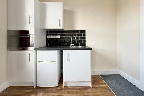 Studio to rent, Sydenham Road, Croydon