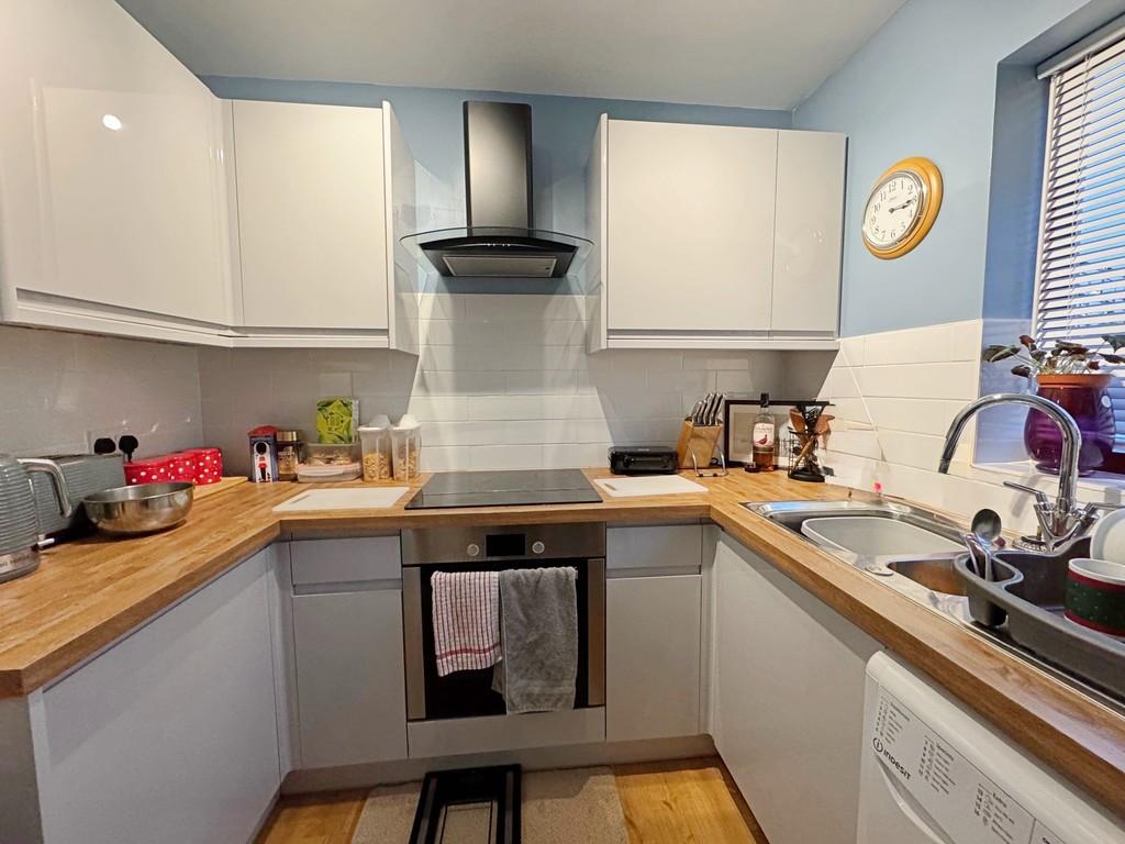 Modern Refitted Kitchen
