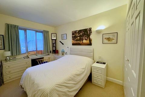 1 bedroom apartment to rent, Alexandra Court, Kenilworth