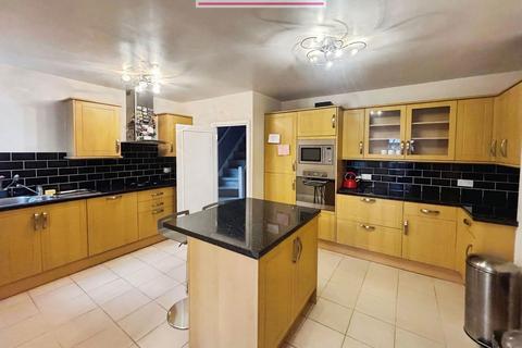 3 bedroom end of terrace house for sale, Lullingstone Avenue, Swanley, BR8