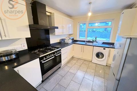 5 bedroom house to rent - Beddington Lane, Croydon, London