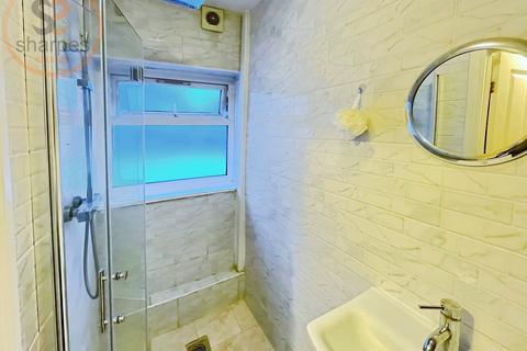 5 bedroom house to rent, Beddington Lane, Croydon, London