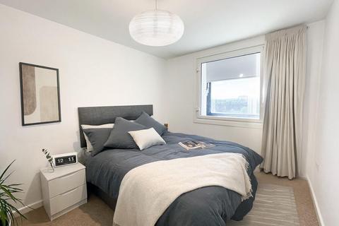 2 bedroom flat to rent, Bonfield Road, London, SE13