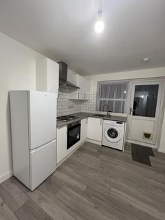 3 bedroom flat to rent, Edmeston Close, London E9