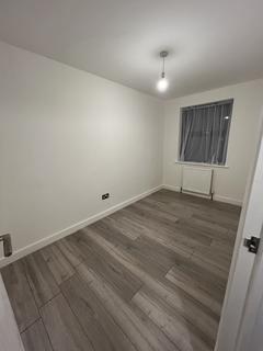 3 bedroom flat to rent, Edmeston Close, London E9